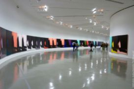Exposition Andy Warhol au musée d'art moderne de la ville de Paris en 2015: la série intitulée Shadows (1978)